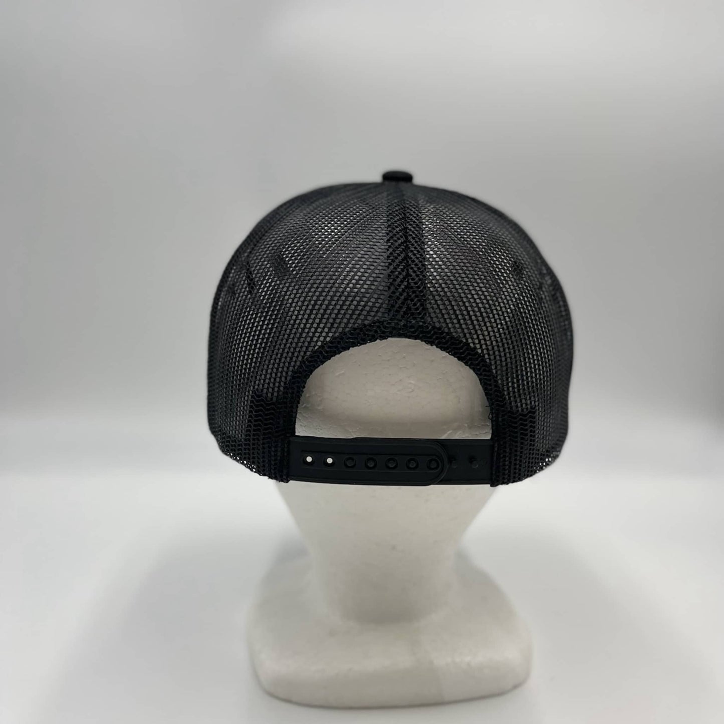 Plain Flat 6P Mesh Trucker White Face and Black Lid and Black Mesh 12-pck CF6M2T2 Cap Hat